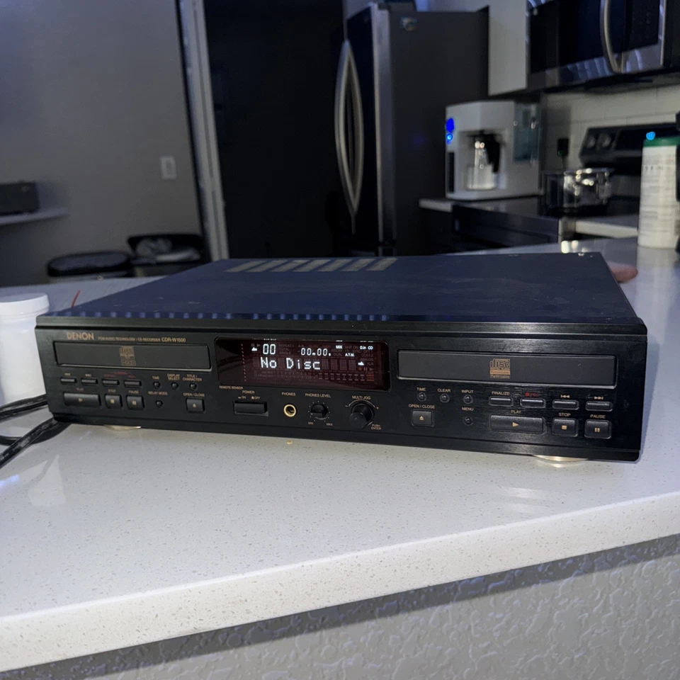 Denon CDR-W1500 Dual Deck CD Recorder PCM Audio Technology - turns  on - Image 1 of 1