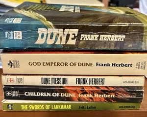 Frank Herbert Vintage Sci-Fi Paperback Books Lot of 5  (LOT G) - Picture 1 of 1