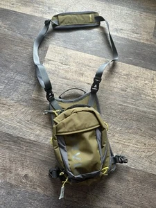Orvis Safe Passage Chip Chest/Hip Pack, Fly Fishing, Free Measuring Tape -clean! - Picture 1 of 12