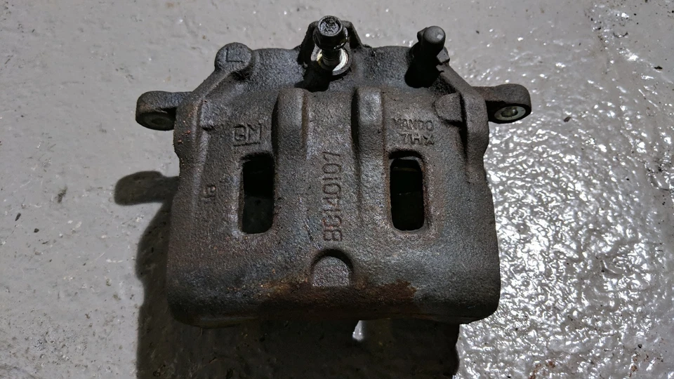 CHEVROLET CAPTIVA C100 BRAKE CALIPER NSF PASSENGER SIDE LEFT FRONT - Image 1 of 3
