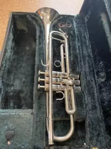 Special Yamaha Custom Model Trumpet Ytr-8345S - Picture 1 of 10