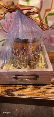 Vela individual con soporte Bath and Body Works Foto 1 de 2