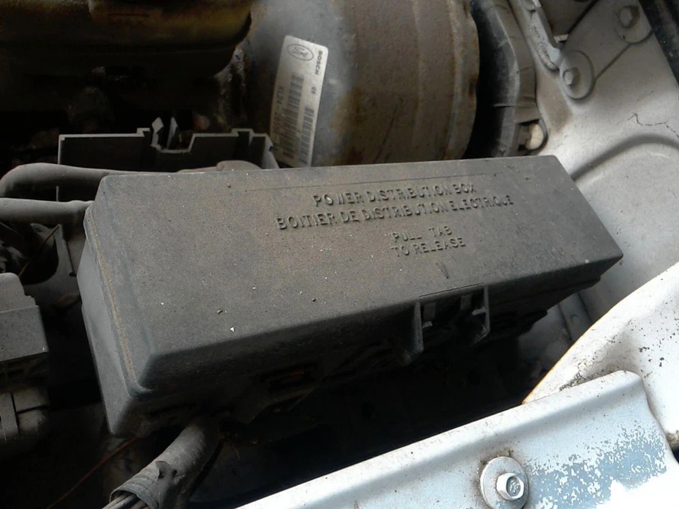 Caja de fusibles de motor Mercury Mountaineer 99 5,0 Foto 1 de 1