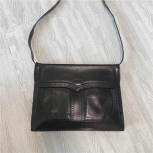Saint Laurent Leather Shoulder Bag Auth Black Medium Women From Japan - Picture 1 of 5