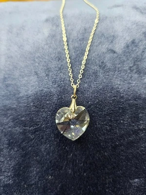 Collar Colgante Corazón Cristal Transparente Tono Plata Cadena Vidrio Facetado Brillo Gif Foto 1 de 4