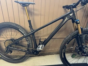 Yeti Arc Turq Carbon Hardtail MTB bike frame Only - Medium - RRP £1999 - Picture 1 of 7
