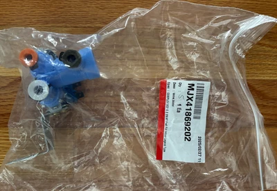 Válvula de entrada de agua para refrigerador LG - MJX41869202 × 1 Foto 1 de 2