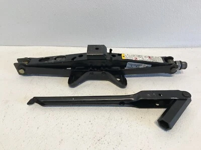 05-11 Cadillac STS conjunto de llave de tuerca/jack Foto 1 de 3