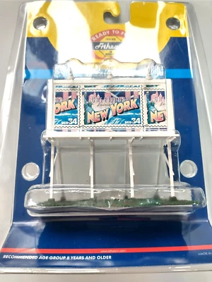 New York Billboard by Athearn - HO Scale - Image 1 of 2