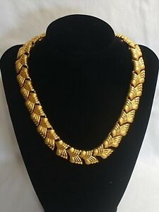 Napier Signed Gold And Black Twisted Necklace 18\u201d