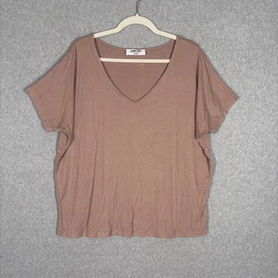 Camisa Doble Cero Mediana Slouchy Gran Tamaño Neutros Básica Mínima Fina Elastizada Foto 1 de 4