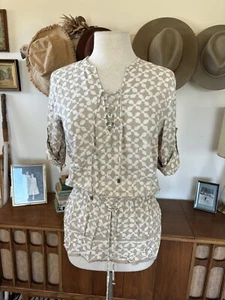 NWT Michael Michael Kors Lace Up Top 3/4 Sleeve Womens M Beige Bell Cuff - Picture 1 of 9