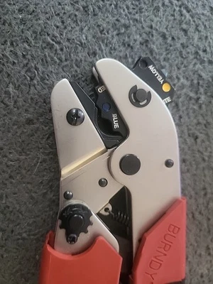 Herramienta prensadora de trinquete de compresión BURNDY Y122CMR  Foto 1 de 4