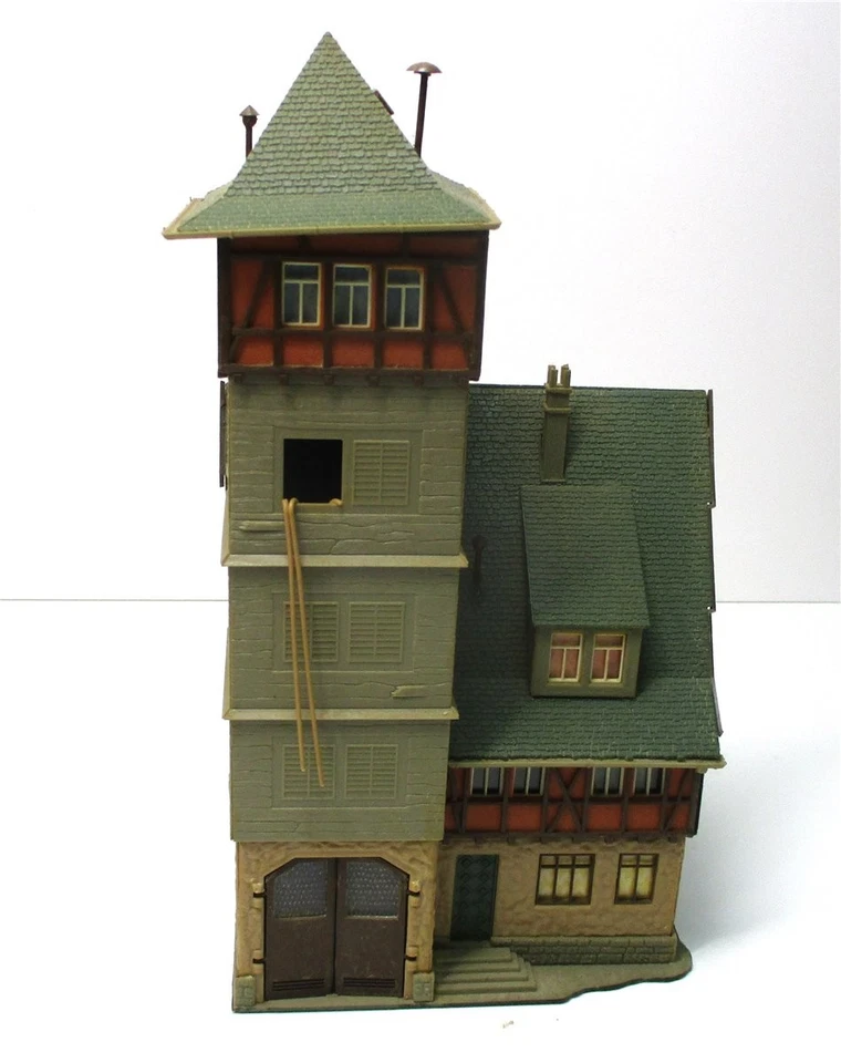 Spur H0 Vollmer 20817 Stadt-Feuerwache mit Schlauchturm - Bild 1 von 1