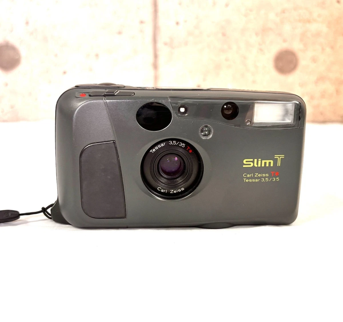 Yashica T4 Carl Zeiss Tessar 35mm Film Camera Kyocera Slim Japan