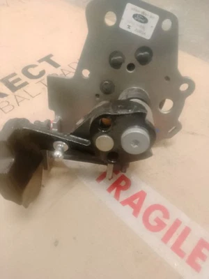 Transit Connect Gear Shift Housing Genuine - Image 1 of 4