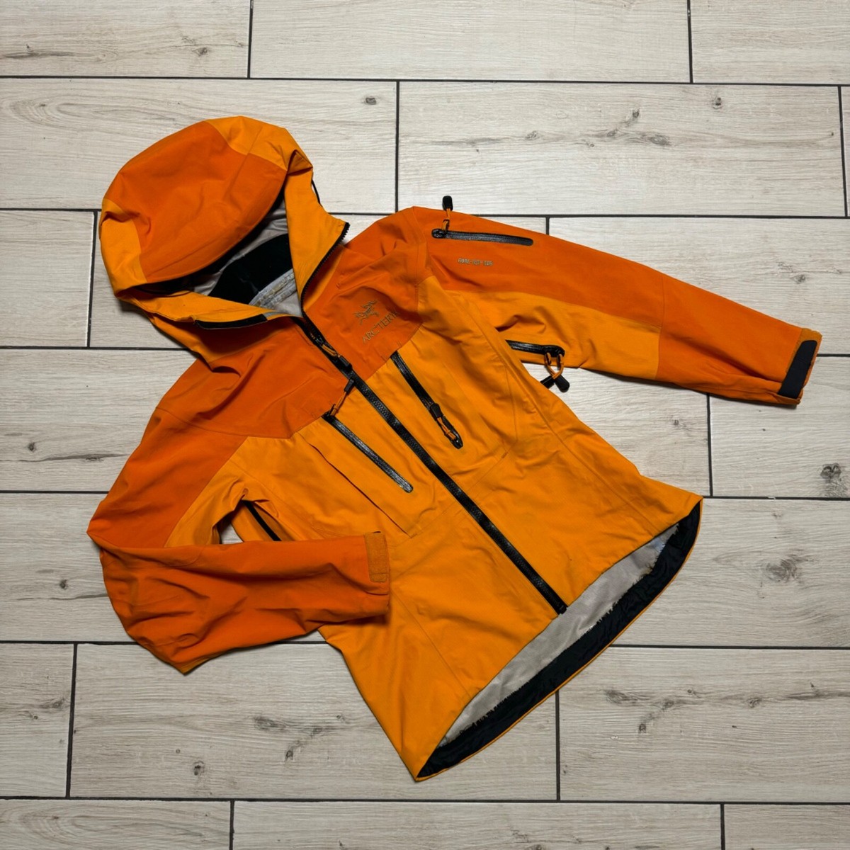 Arc'teryx Regular Size XS Coats, Jackets & Vests for Women Arc'teryx Regular Size XS Coats, Jackets & Vests for Women