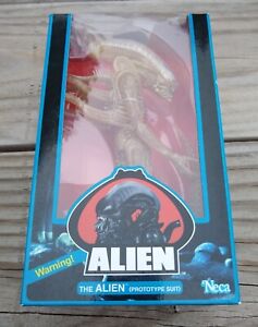 Alien 40th Anniversary The Alien Prototype Suit 7" NECA New Damaged Box