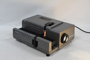 Liesegang 3000 AF selectiv 35mm Film Slide Projector - Auto Focus & Cord Remote - Picture 1 of 16