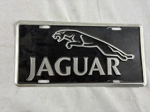 Oldtimer schwarzes Jaguar Kennzeichen vorne - Bild 1 von 2