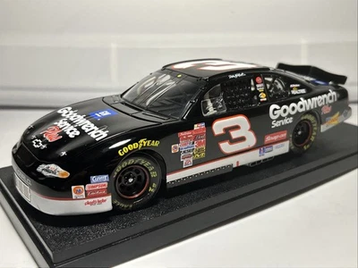 2001 Dale Earnhardt GM Goodwrench Chevrolet Monte Carlo NASCAR Action 1/24 - Image 1 of 4