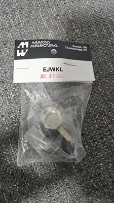 Cierre de caja Hammond, repuesto, bloqueo de llave, mango de ala de 1/4 vuelta Foto 1 de 4