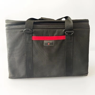 Estuche multiformato Lightware MF2014 con construcción ShokBox, ~24” X 11” X 17” Foto 1 de 4