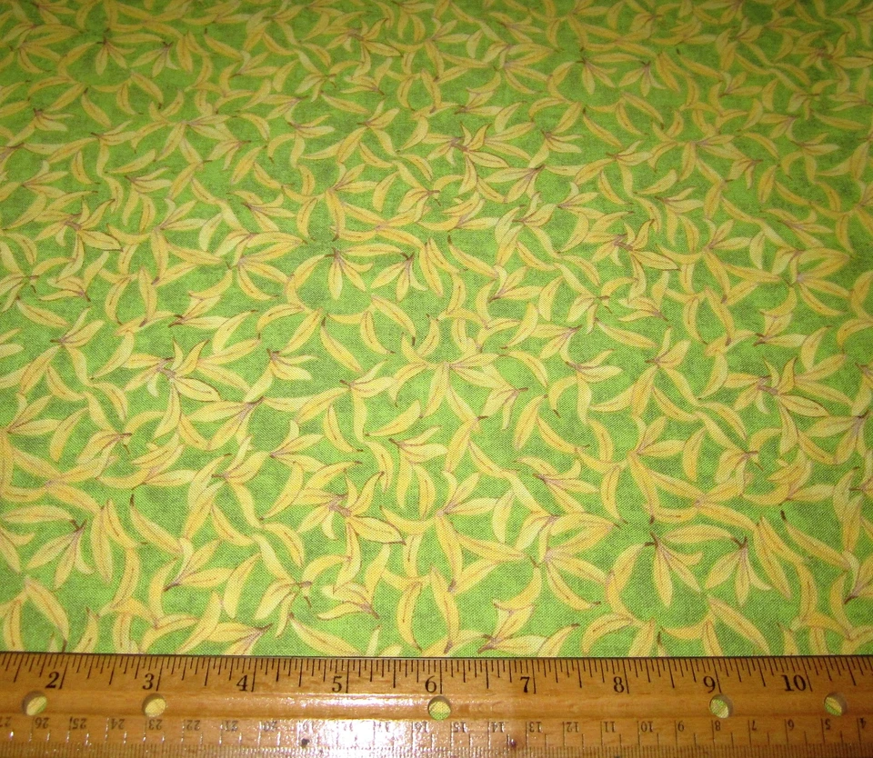 1 yarda de PLÁTANOS AMARILLOS sobre VERDE sobre Tela 100% Algodón Foto 1 de 1
