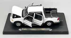 Maisto 2000 Ford Explorer Sport TRAC Pearl White Maßstab 1:18 Modell Premier - Bild 1 von 5