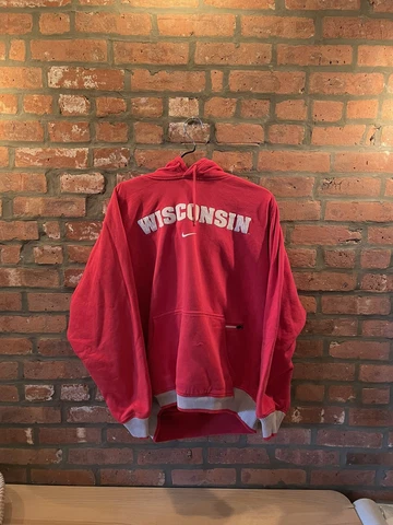 y2k University Of Wisconsin Badgers Red nike center swoosh sweatshirt Size L Cover
