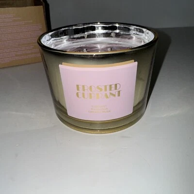 Avon candle Frosted currant New 3 Wick - Image 1 of 4