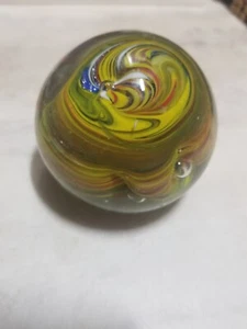 VINTAGE GLASS PAPERWEIGHT SPIRAL & BUBBLE DESIGN 2 1/2 IN HAND BLOWN INDIA - Picture 1 of 5