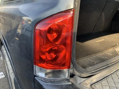 Luz trasera izquierda conductor OEM 05-15 ARMADA 1373197 Foto 1 de 4