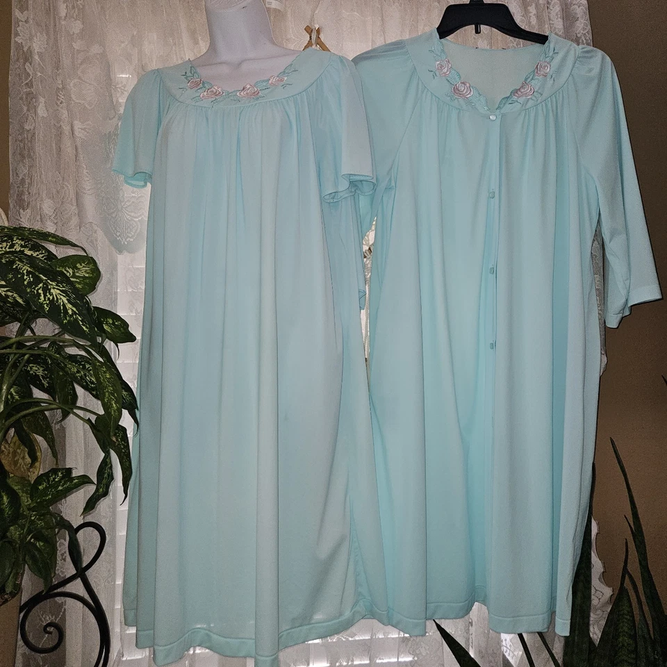 Conjunto de 2 camisón y bata Shadowline para mujer azul claro medio soñador sedoso  Foto 1 de 4