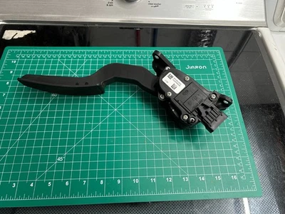 EUC OEM Genuine 2006-09 HUMMER H3 GAS PEDAL ACCELERATOR THROTTLE SENSOR 10376526 Foto 1 de 4