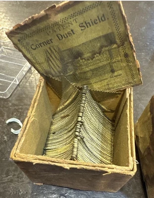 Esquina antipolvo de latón/bronce para escalones.  Protectores antipolvo. Se vende en pares Foto 1 de 4