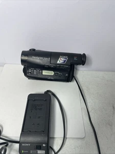 Sony CCD-TR93 Handycam Video8 Hi8 8mm Camcorder Video Camera Tested & Working - Picture 1 of 11