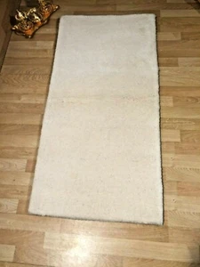 RUG 120CM X 60CM off white Hand KNOTTED - Picture 1 of 10