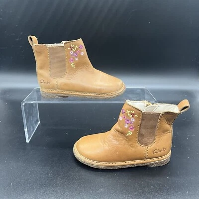 Clarks brown leather toddler boots size 5 embroidered floral - Image 1 of 4