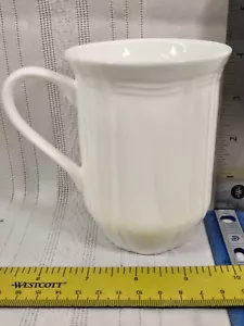 Mikasa ANTIQUE WHITE Bone China Coffee Mug Tea Cup 10oz - Picture 1 of 3