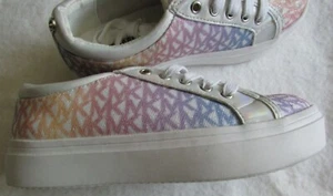 Michael Kors Multi Color MK LOGOS Lace Up Shoes Girl Size 12 NUEVO - Imagen 1 de 10