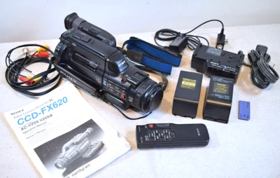 Sony Handycam 12X  CCD-FX620 Video Camera Recorder w/Accessories * READ - Image 1 of 4