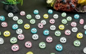 1-100pcs Mini Resin Firefly Luminous Tiny Miniature Fireflies Glow in the Dark - Picture 1 of 3