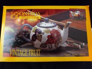 Oneida kitchen teapot w/ lid vintage fruit & bonus collector mini teapot~ New - Picture 1 of 5
