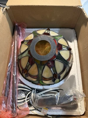 "Lámpara colgante de vitral estilo Tiffany Portfolio nueva en caja pantalla de 7""" Foto 1 de 4