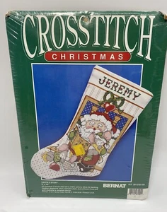 Kit de Medias de Navidad Bernat Santa's Story Punto de Cruz 95-8705-00 - Imagen 1 de 7