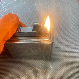 Vintage Gridded Fisher Table Lighter - Picture 1 of 6