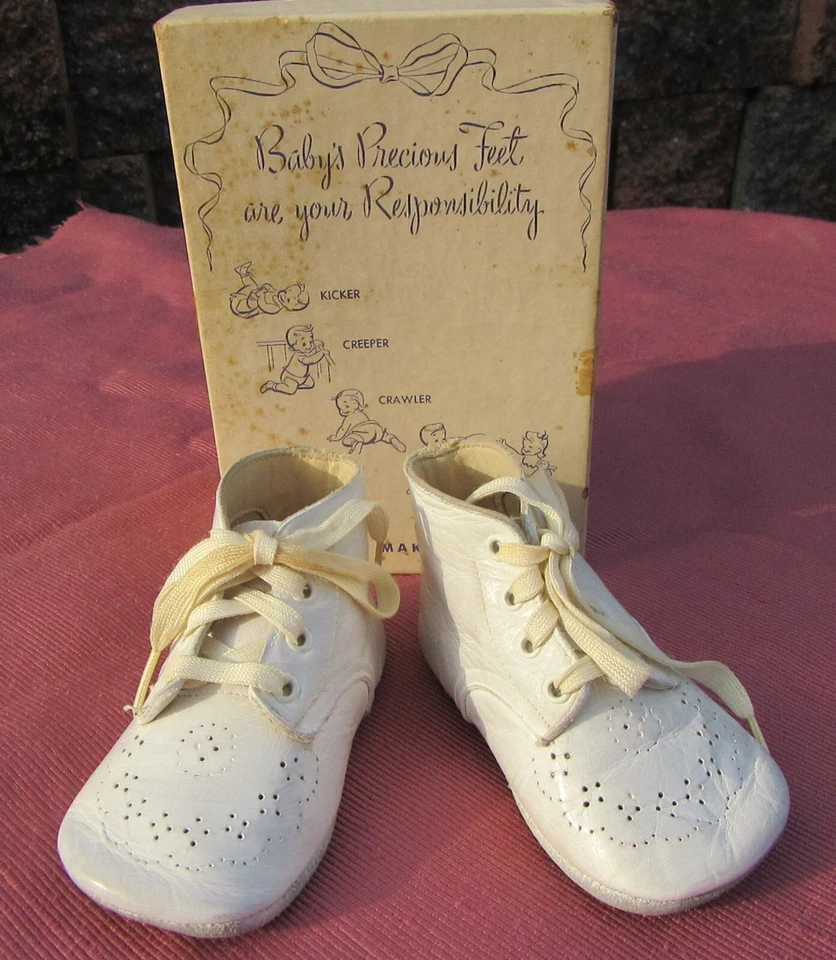 复古修剪脚小鹿娃娃鞋服装原创广告展示盒 — 第 1/4 张图片