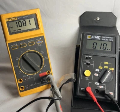 AEMC MEGOHMMETER MODEL 1025 250,500,1000 V Test vollt Used Excellent Condition - Image 1 of 4