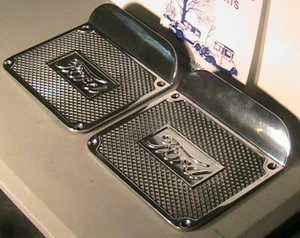 1928-1931 and 1926-1927 Model A and T Ford Running Board Step Plates. One Pair - Picture 1 of 6